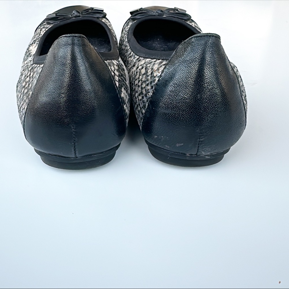 Vionic Spark Minna Flats Snake Python Bow Cap Toe… - image 5